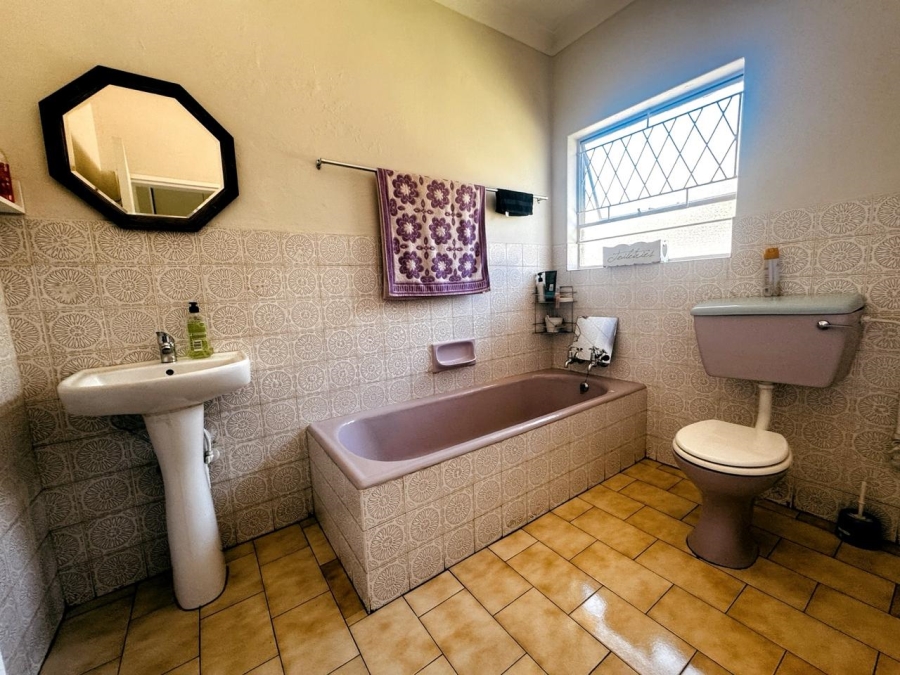 3 Bedroom Property for Sale in Verwoerdpark Gauteng
