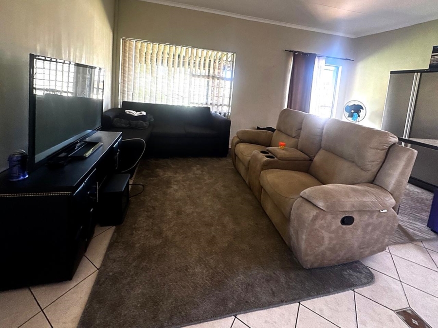 3 Bedroom Property for Sale in Verwoerdpark Gauteng