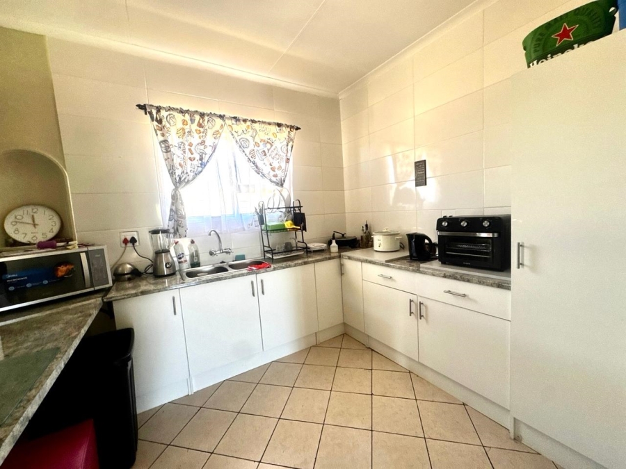 3 Bedroom Property for Sale in Verwoerdpark Gauteng