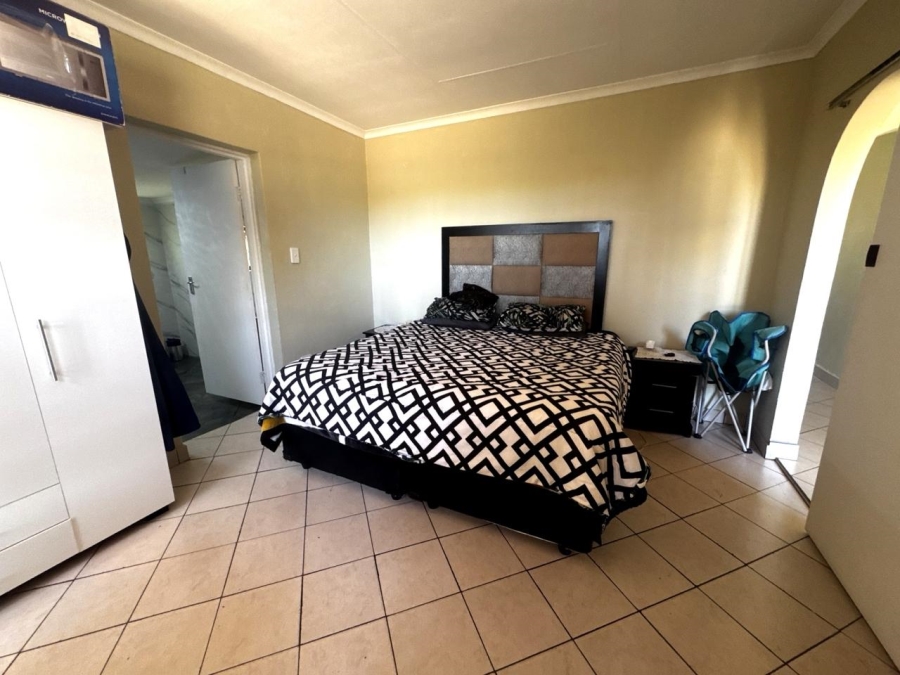 3 Bedroom Property for Sale in Verwoerdpark Gauteng