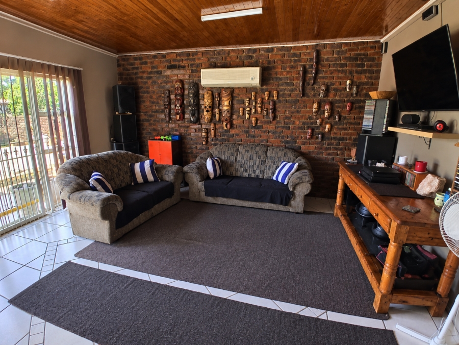 4 Bedroom Property for Sale in Three Rivers East Gauteng