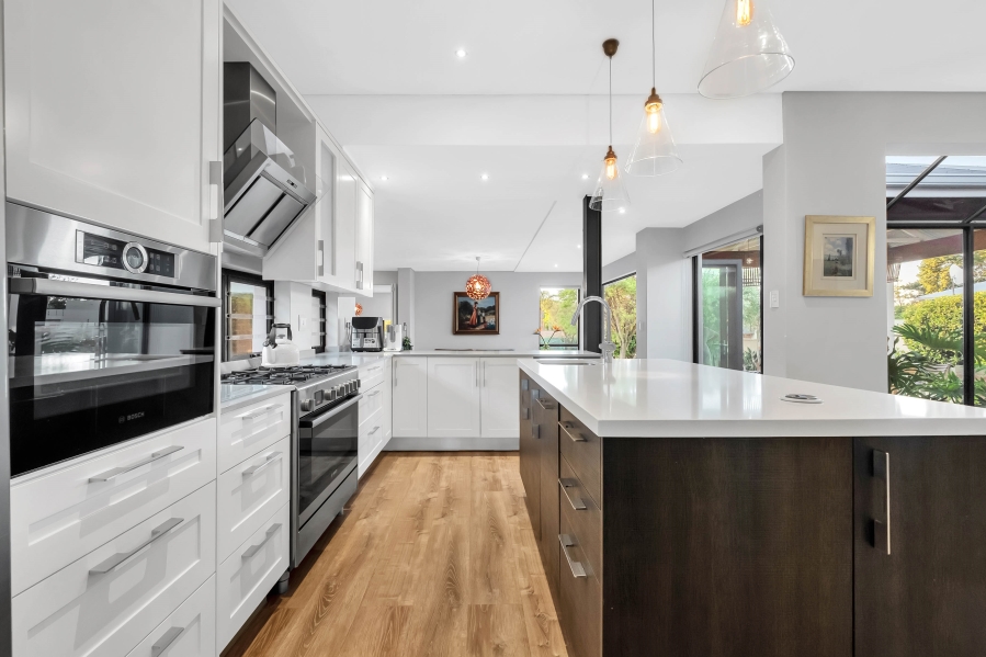 4 Bedroom Property for Sale in Linden Gauteng