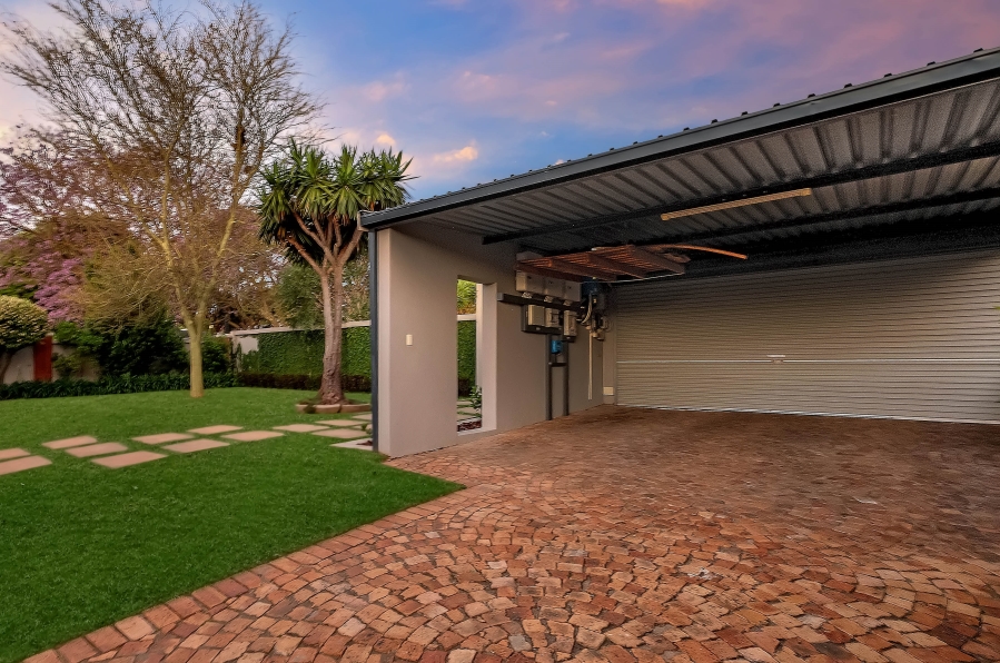 4 Bedroom Property for Sale in Linden Gauteng