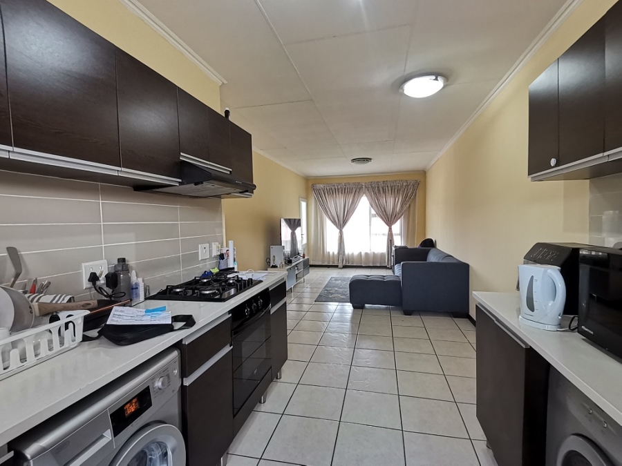 2 Bedroom Property for Sale in Oakdene Gauteng