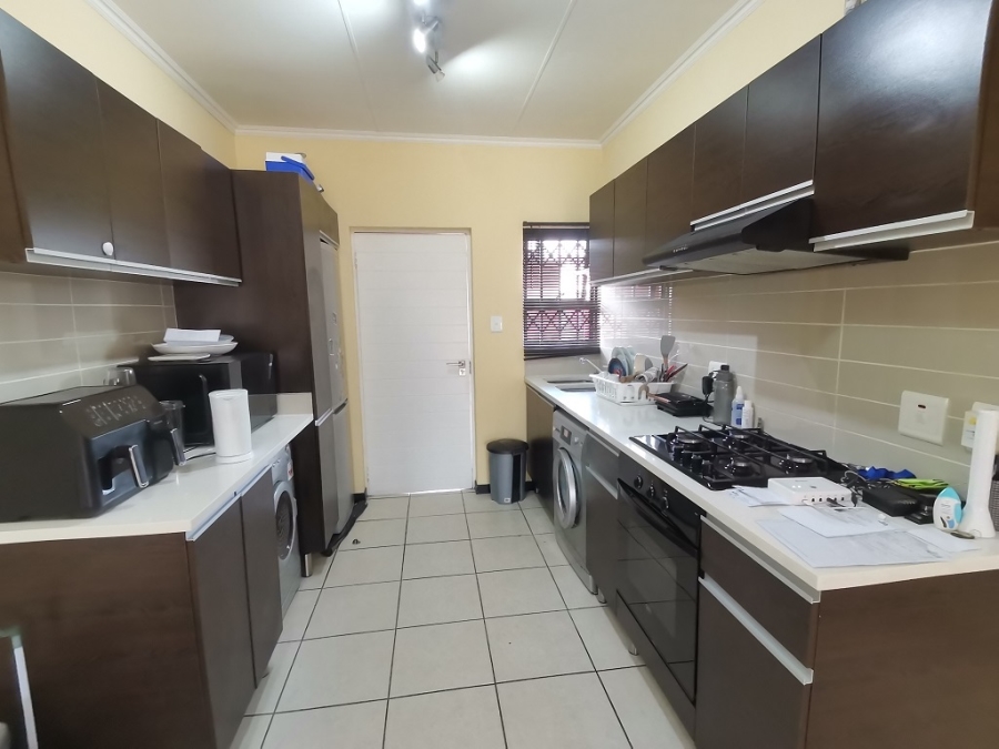 2 Bedroom Property for Sale in Oakdene Gauteng