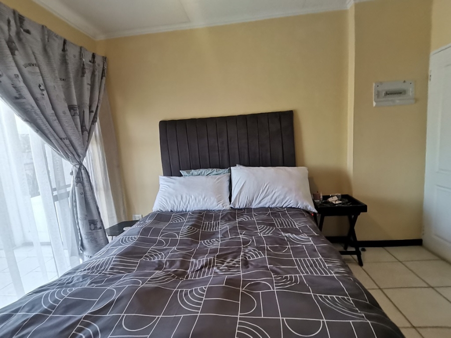 2 Bedroom Property for Sale in Oakdene Gauteng