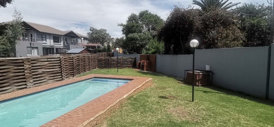 2 Bedroom Property for Sale in Oakdene Gauteng