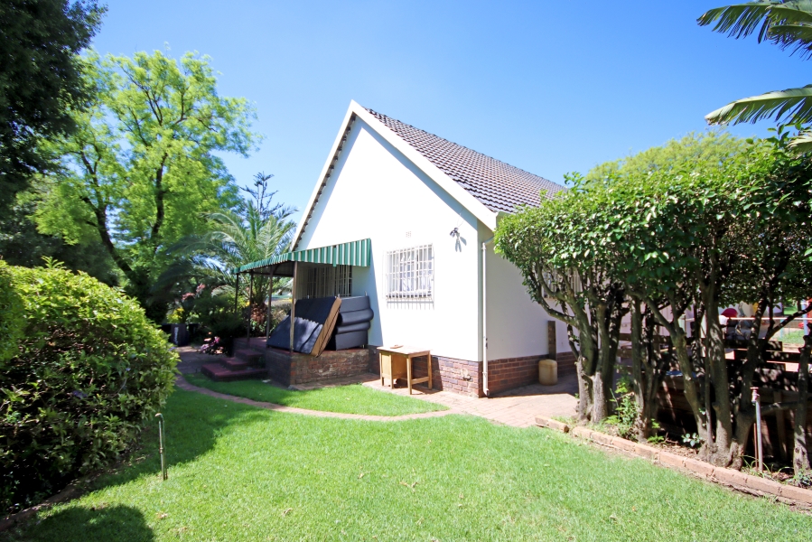 3 Bedroom Property for Sale in Lombardy East Gauteng
