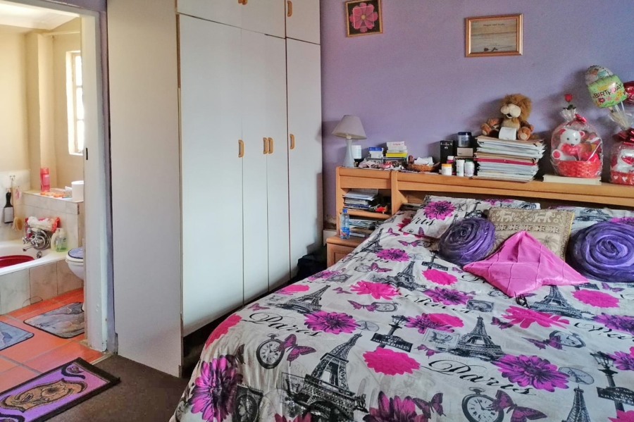 2 Bedroom Property for Sale in Newclare Gauteng