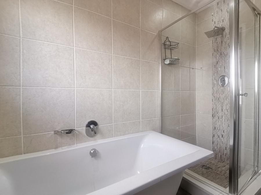 2 Bedroom Property for Sale in Gleneagles Gauteng