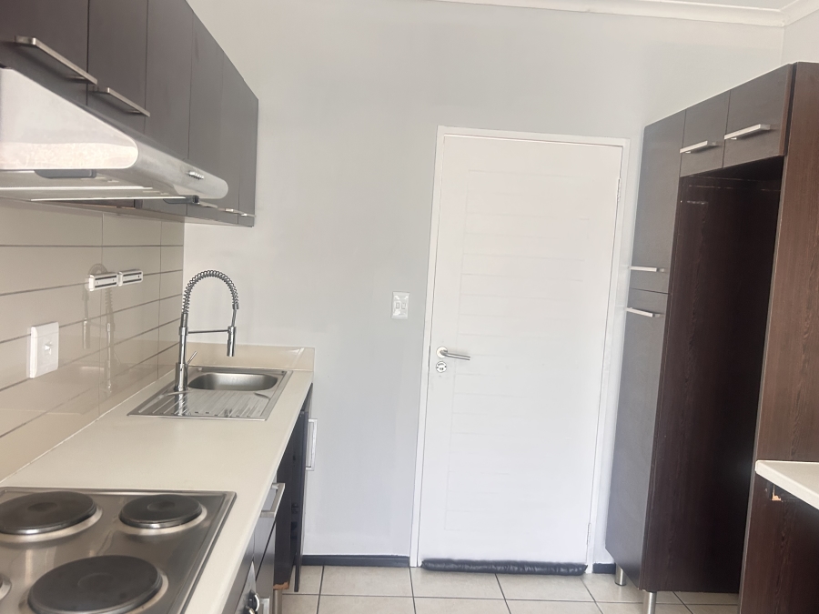 To Let 2 Bedroom Property for Rent in North Riding Gauteng