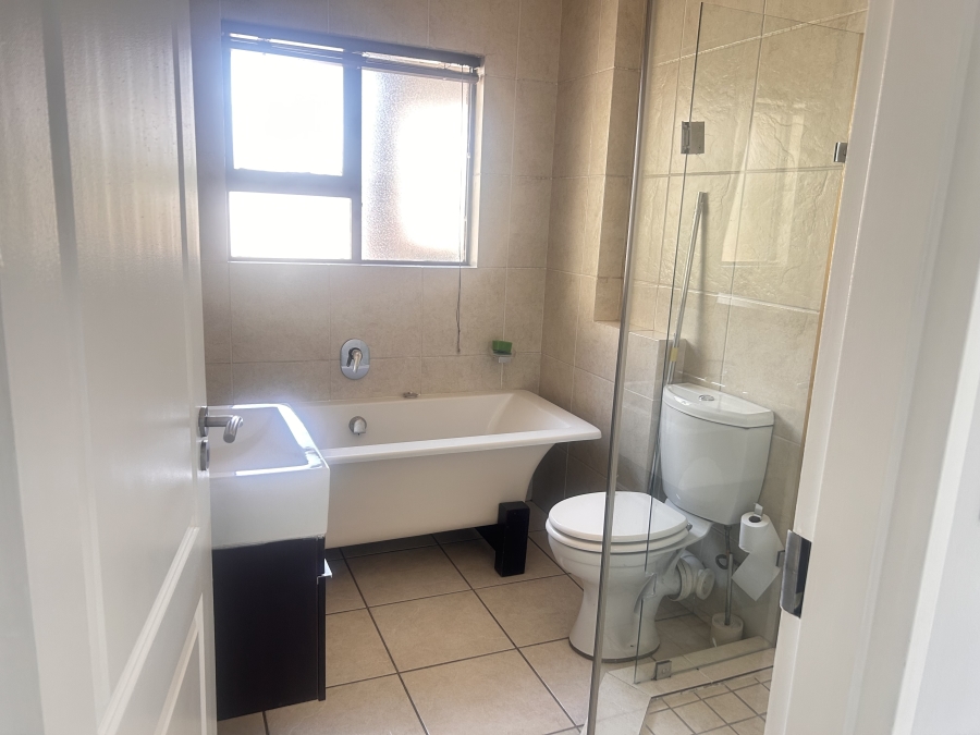 To Let 2 Bedroom Property for Rent in North Riding Gauteng