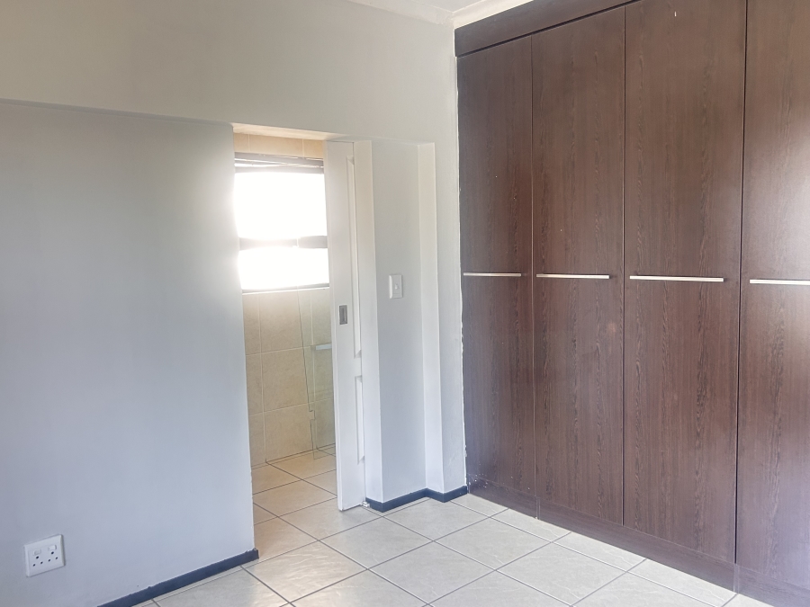 To Let 2 Bedroom Property for Rent in North Riding Gauteng