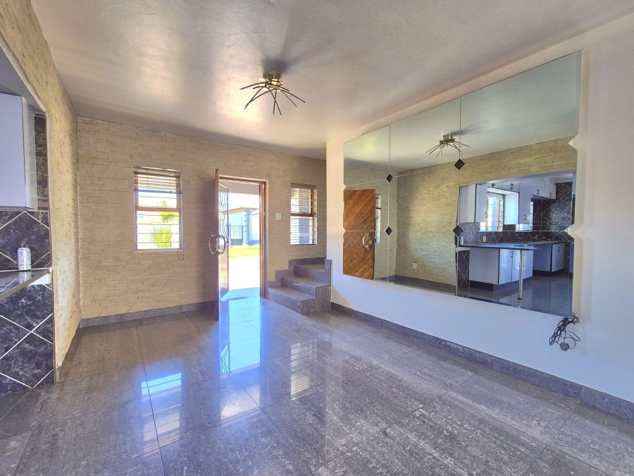 To Let 3 Bedroom Property for Rent in Sonneveld Gauteng