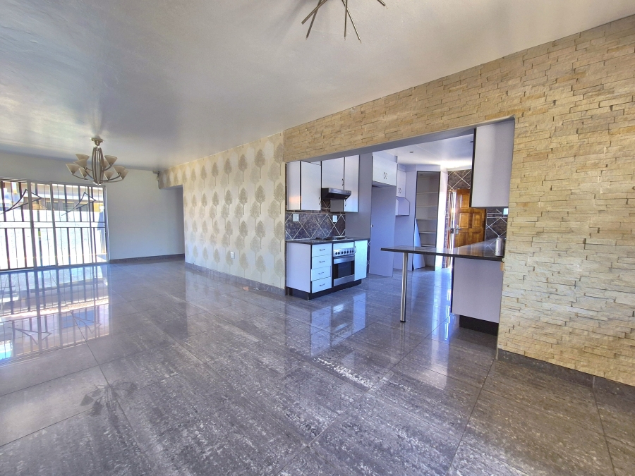 To Let 3 Bedroom Property for Rent in Sonneveld Gauteng