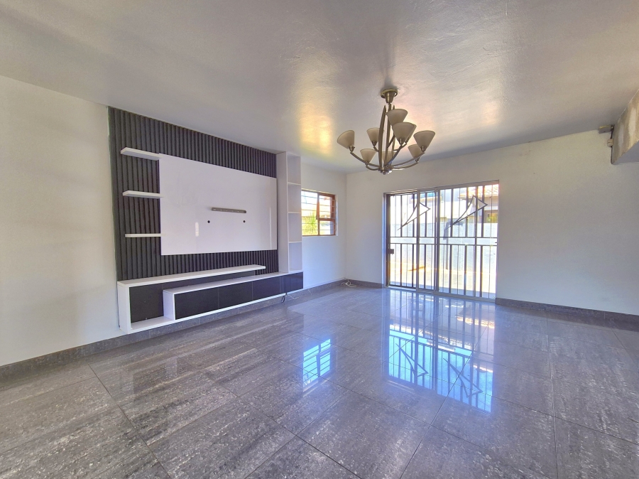 To Let 3 Bedroom Property for Rent in Sonneveld Gauteng