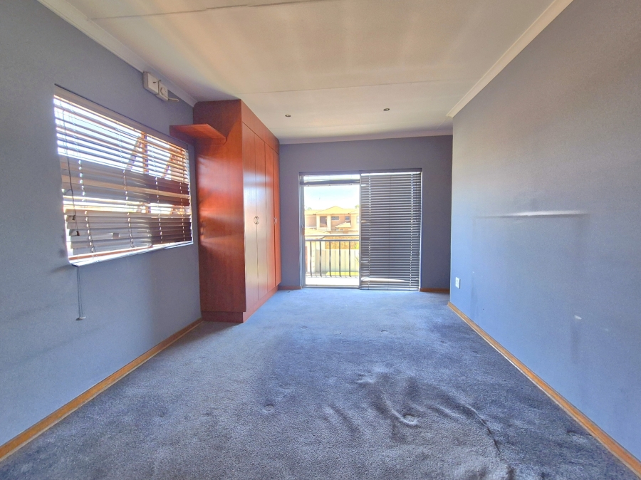 To Let 3 Bedroom Property for Rent in Sonneveld Gauteng