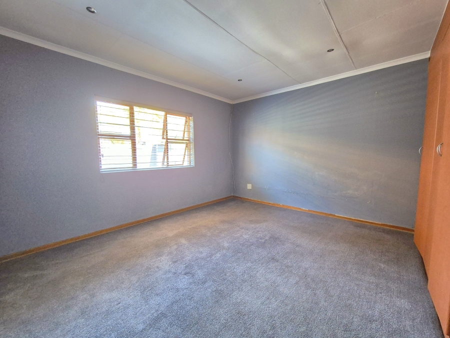 To Let 3 Bedroom Property for Rent in Sonneveld Gauteng