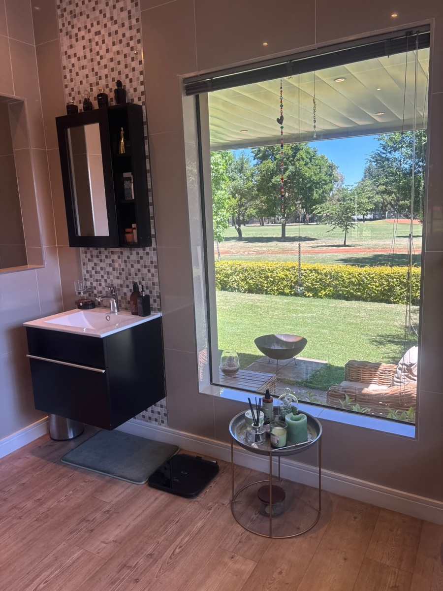 5 Bedroom Property for Sale in Emfuleni Golf Estate Gauteng