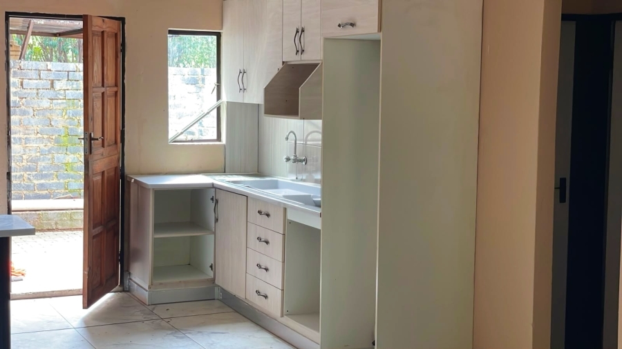 To Let 2 Bedroom Property for Rent in Mantevrede Gauteng