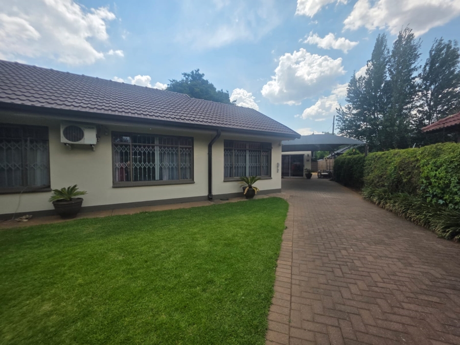 3 Bedroom Property for Sale in Risiville Gauteng