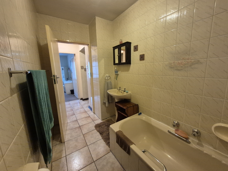 2 Bedroom Property for Sale in Randhart Gauteng