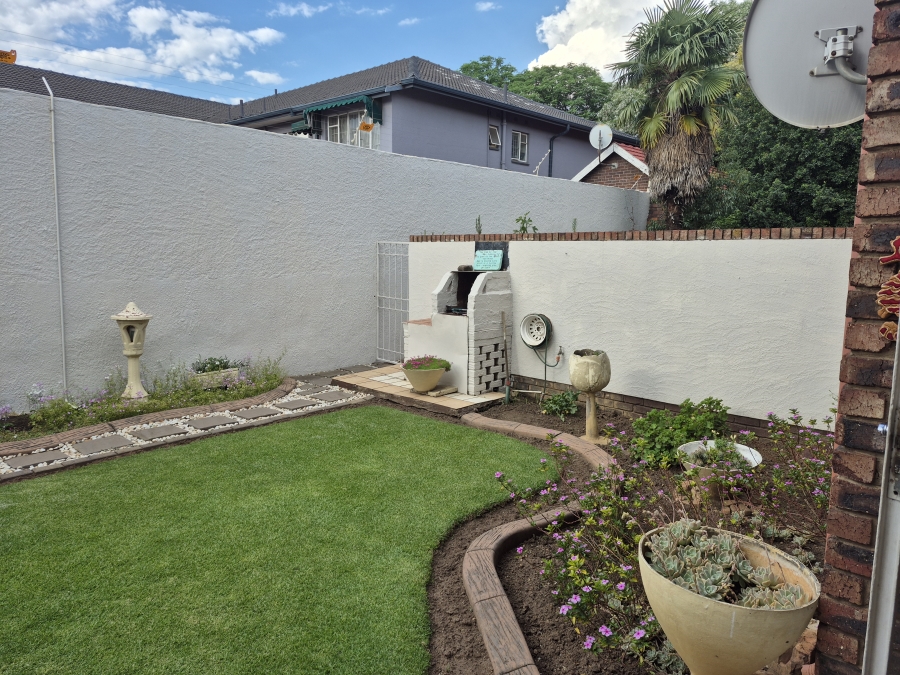 2 Bedroom Property for Sale in Randhart Gauteng