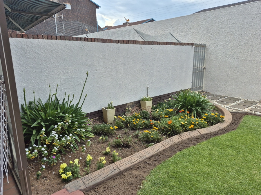 2 Bedroom Property for Sale in Randhart Gauteng