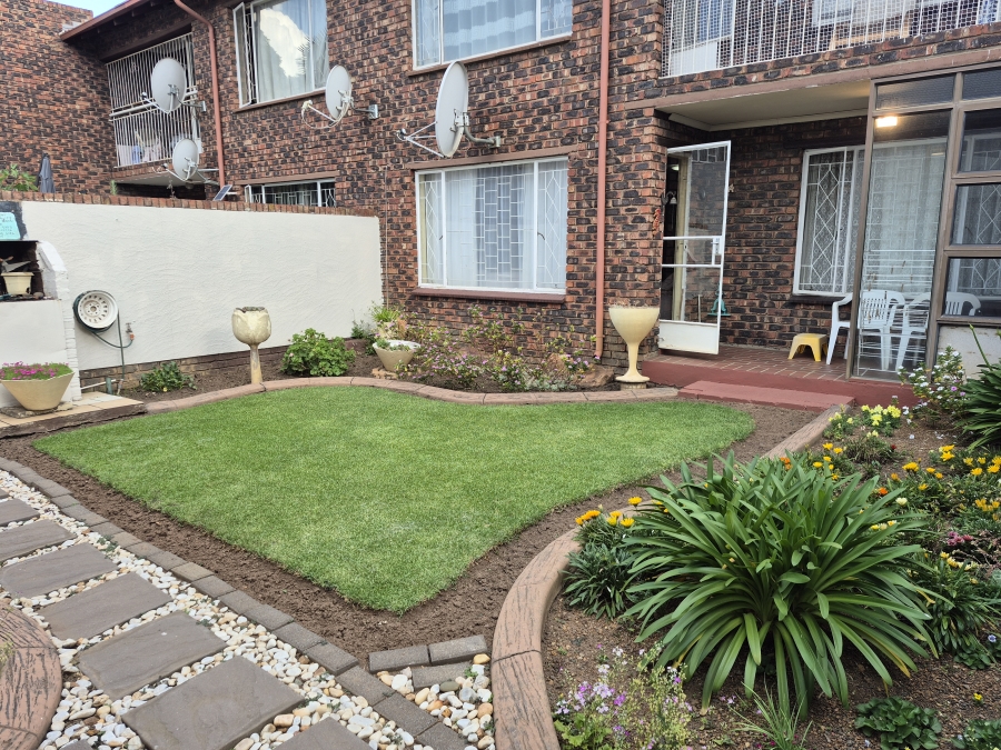 2 Bedroom Property for Sale in Randhart Gauteng