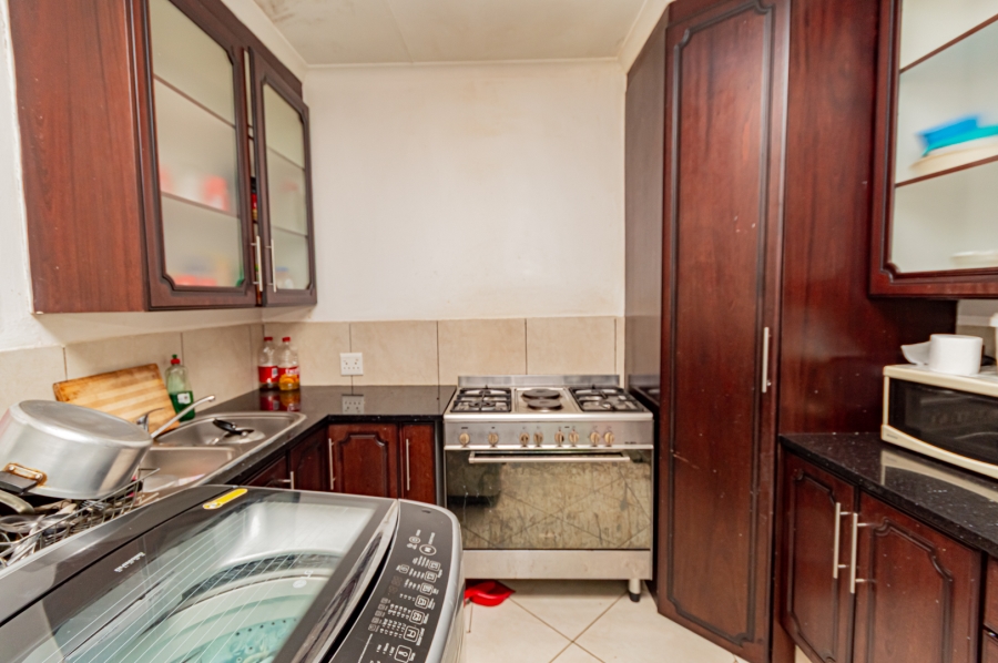 To Let 2 Bedroom Property for Rent in Knoppieslaagte Gauteng