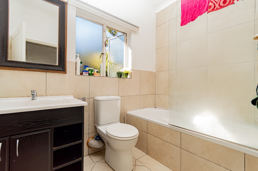 To Let 2 Bedroom Property for Rent in Knoppieslaagte Gauteng