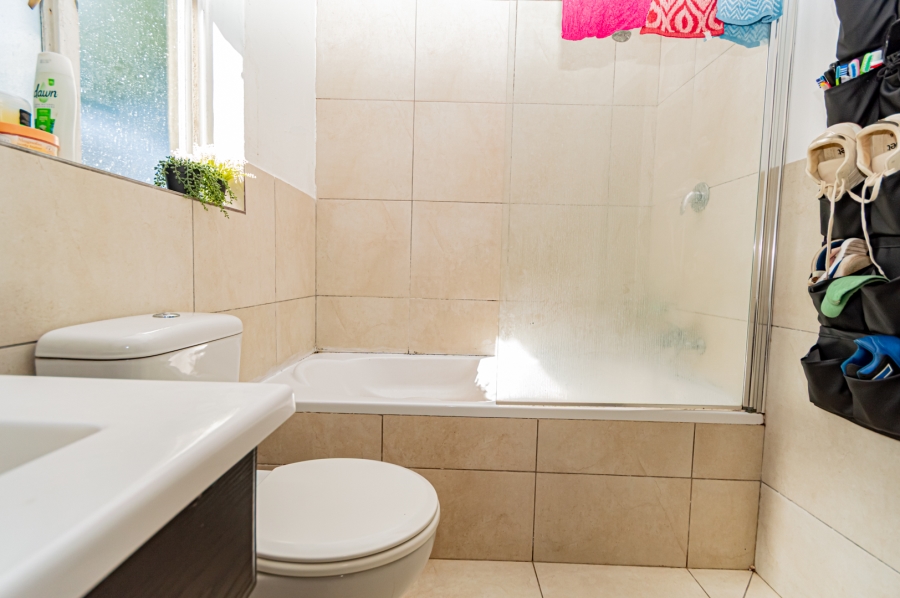 To Let 2 Bedroom Property for Rent in Knoppieslaagte Gauteng