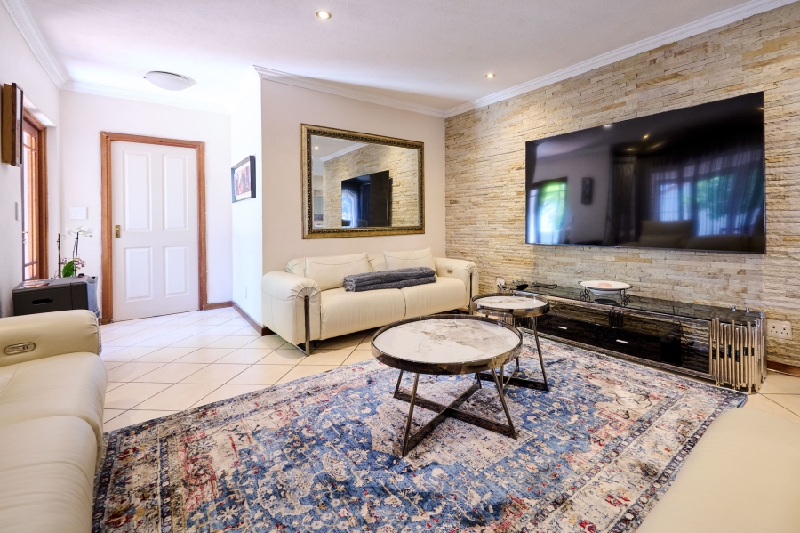 3 Bedroom Property for Sale in Barbeque Downs Gauteng