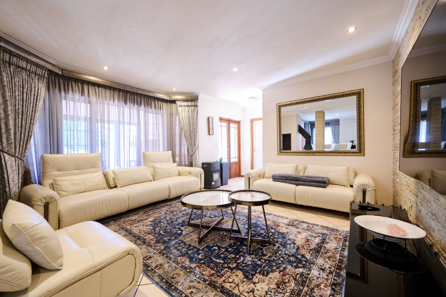 3 Bedroom Property for Sale in Barbeque Downs Gauteng