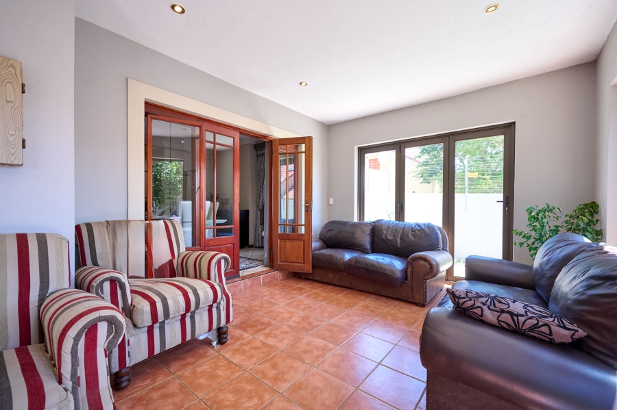 3 Bedroom Property for Sale in Barbeque Downs Gauteng
