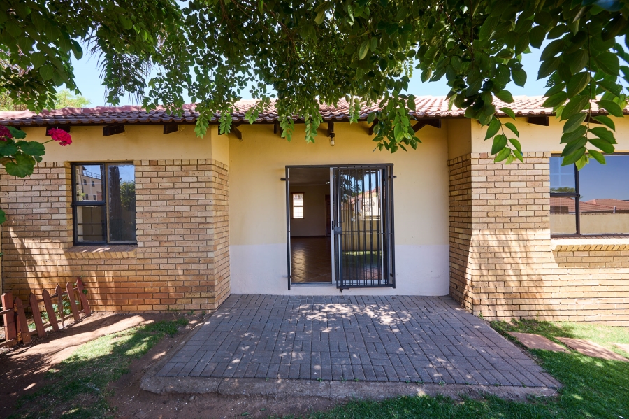 3 Bedroom Property for Sale in Halfway Gardens Gauteng