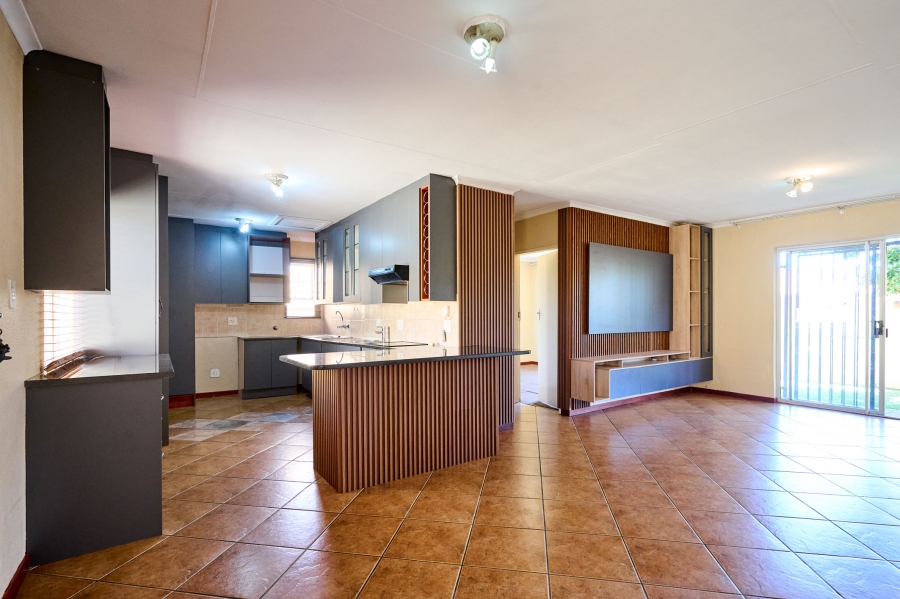 3 Bedroom Property for Sale in Halfway Gardens Gauteng