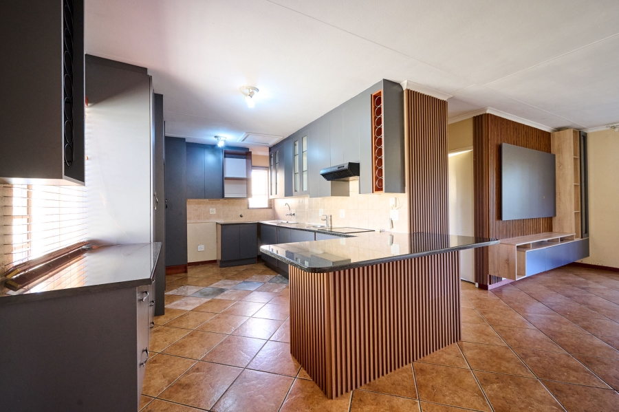 3 Bedroom Property for Sale in Halfway Gardens Gauteng