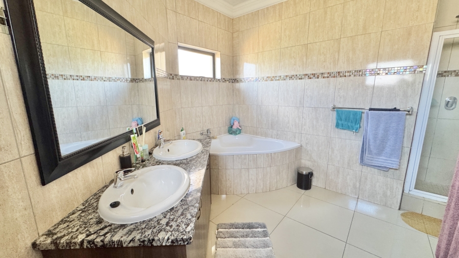 4 Bedroom Property for Sale in Sagewood Gauteng