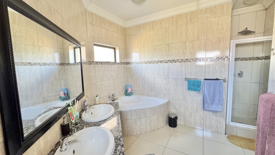 4 Bedroom Property for Sale in Sagewood Gauteng