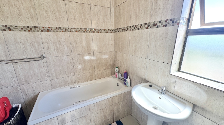 4 Bedroom Property for Sale in Sagewood Gauteng