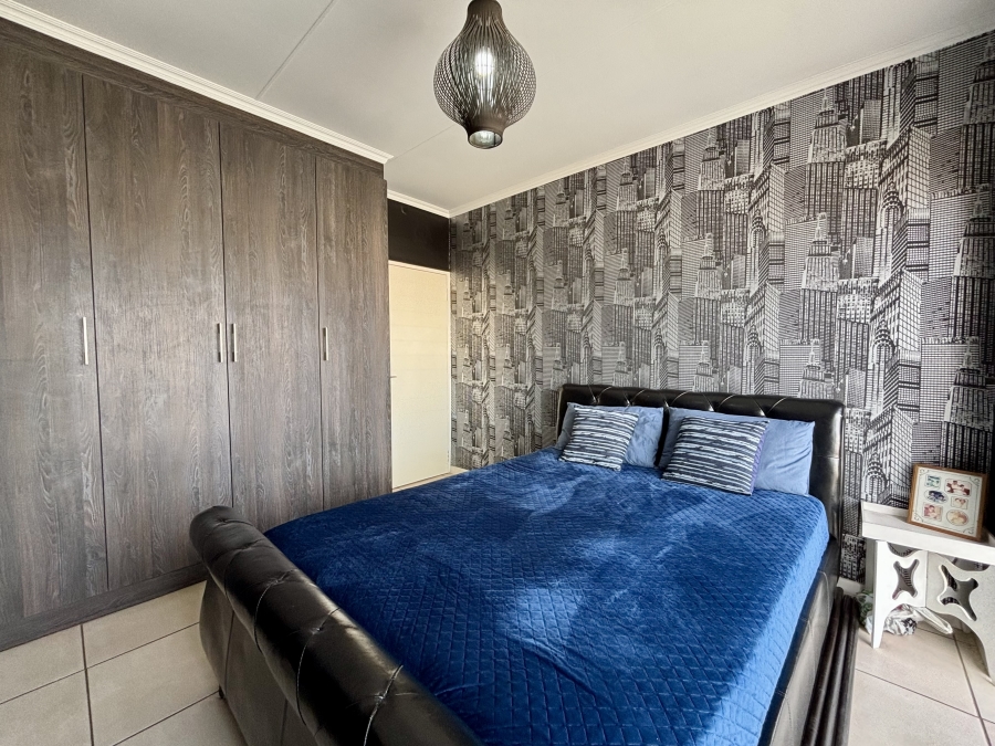 1 Bedroom Property for Sale in Olivedale Gauteng