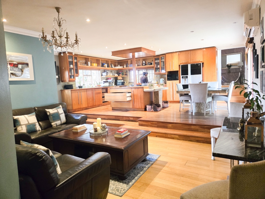 6 Bedroom Property for Sale in Erasmia Gauteng