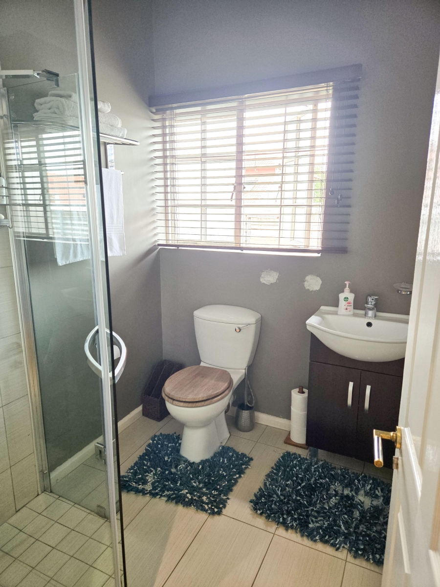 6 Bedroom Property for Sale in Erasmia Gauteng