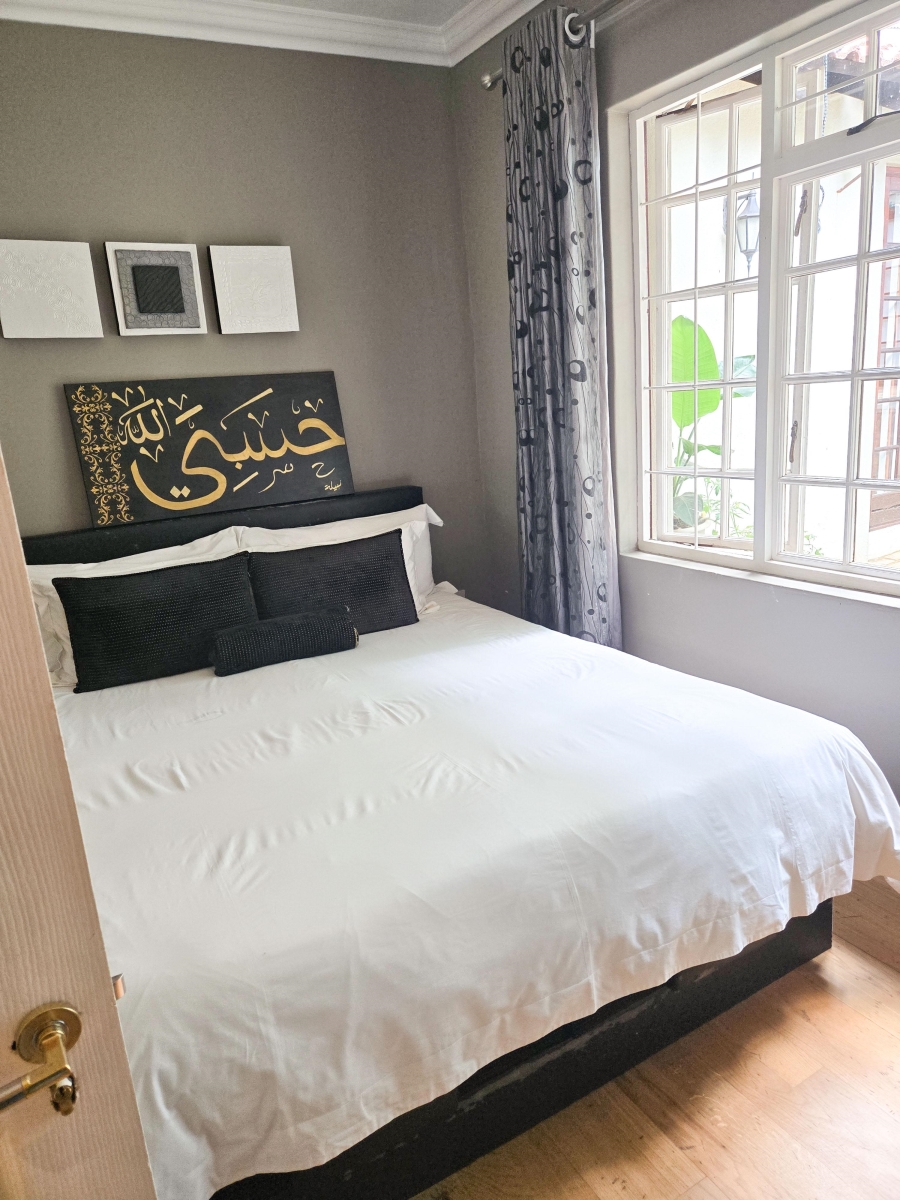 6 Bedroom Property for Sale in Erasmia Gauteng