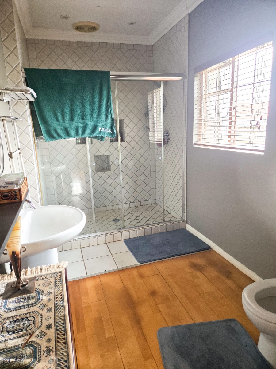 6 Bedroom Property for Sale in Erasmia Gauteng