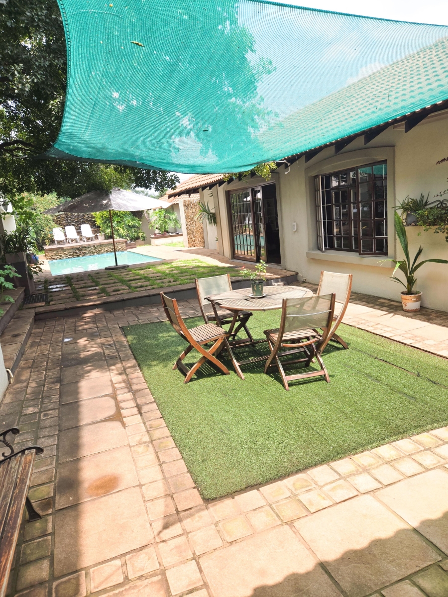6 Bedroom Property for Sale in Erasmia Gauteng