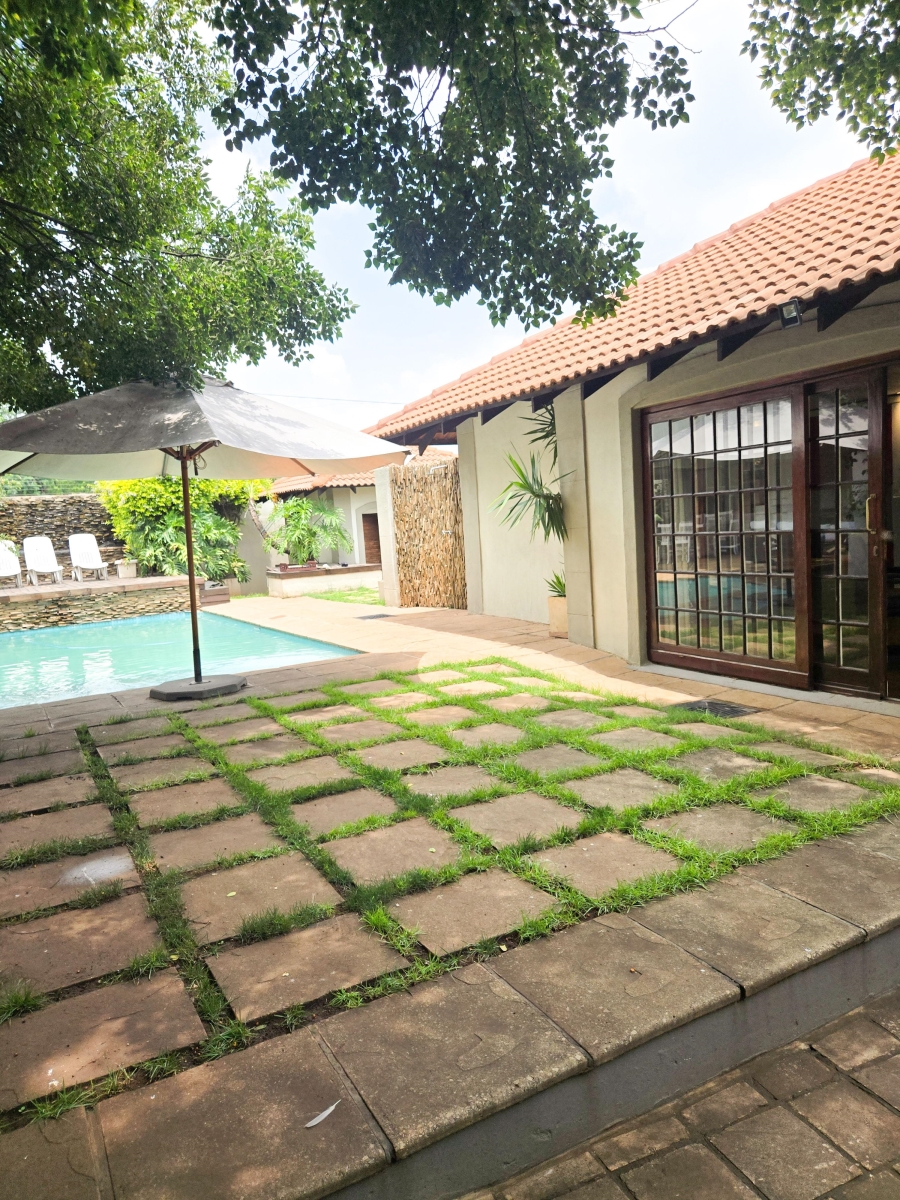 6 Bedroom Property for Sale in Erasmia Gauteng
