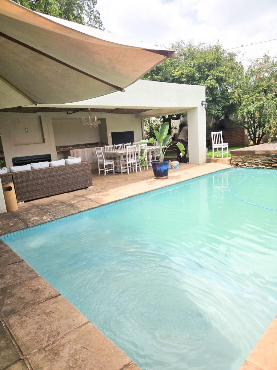 6 Bedroom Property for Sale in Erasmia Gauteng