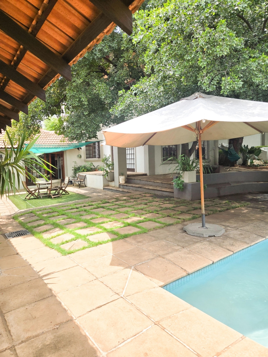 6 Bedroom Property for Sale in Erasmia Gauteng